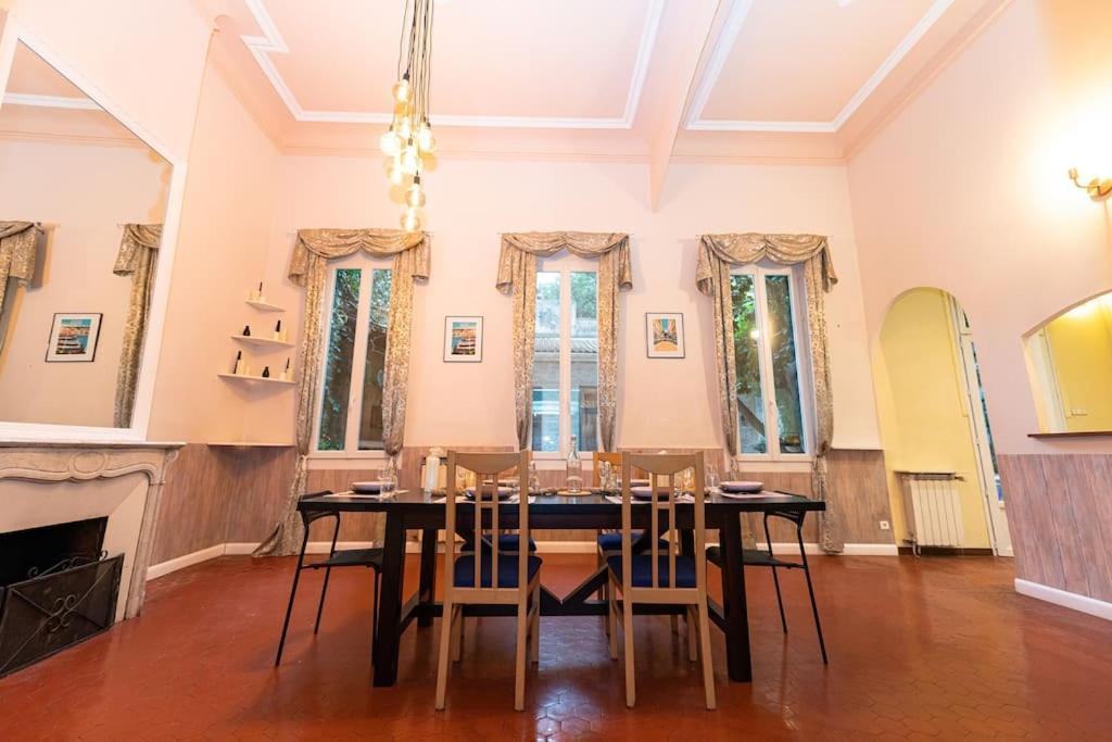 Anna-Maria : Grand Appartement 10 Personnes+Parking Prive -Actif+ Location- Марсель Экстерьер фото