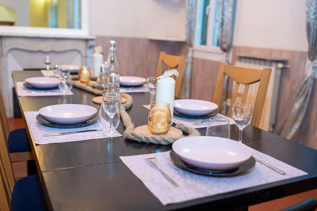 Anna-Maria : Grand Appartement 10 Personnes+Parking Prive -Actif+ Location- Марсель Экстерьер фото
